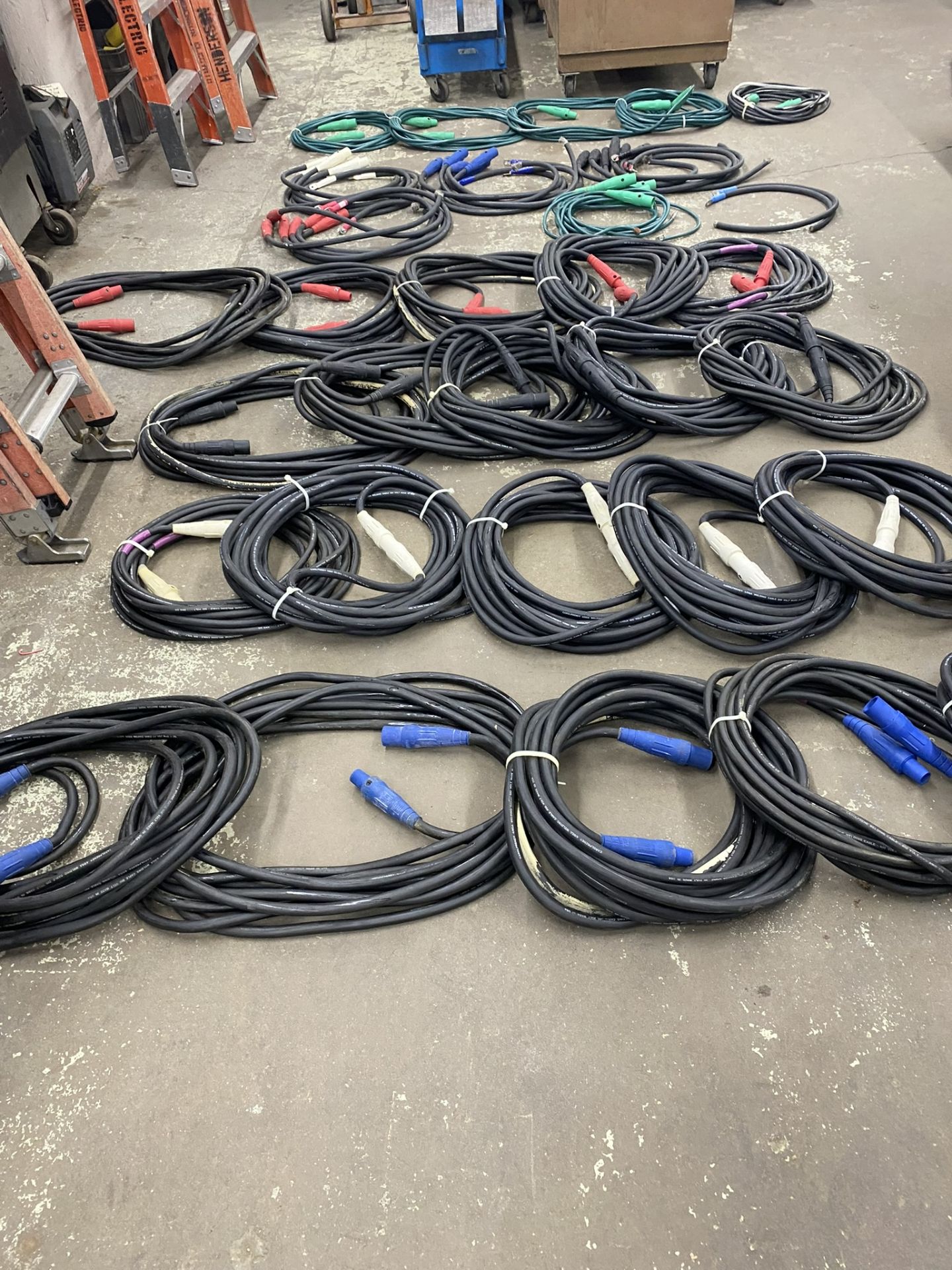 Greenlee #628 Port. Job Box w/ (25) - 4/0 Cam Lock Cables, Cam Lock Connector "T"'s - Image 2 of 11