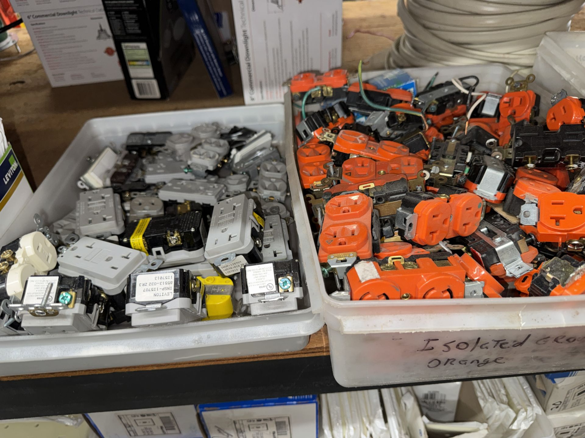 LOT(4) Square D 100A Breakers - Image 28 of 32
