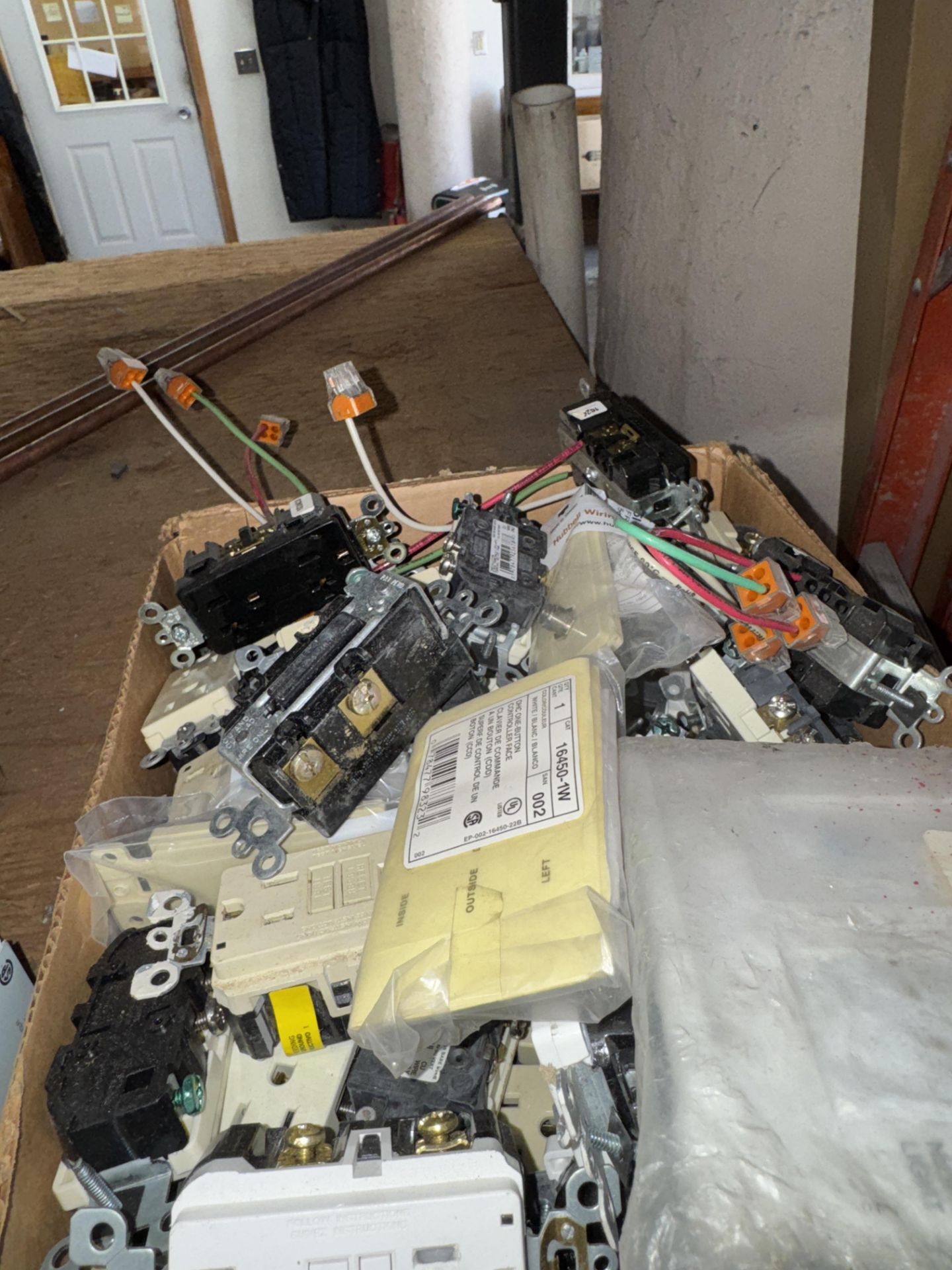 LOT(4) Square D 100A Breakers - Image 26 of 32