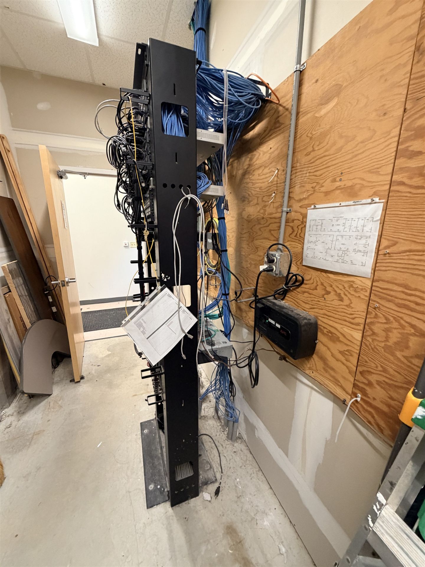 PANDUIT DATA-PATCH 230-PORT PATCH PANEL COMPONENT RACK - Image 8 of 9