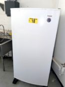 WHIRLPOOL SINGLE DOOR UPRIGHT FREEZER