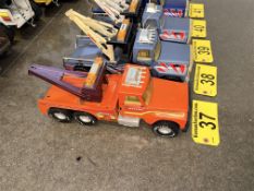 NYLINT BIG PUMPKIN VINTAGE ORANGE WRECKER