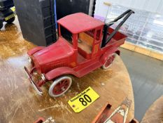 1984 NEW-ERA TOYS INTERNATIONAL HARVESTER SALES AND SERVICE METAL TOY WRECKER