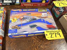 HOT WHEELS NIGHT WRECKER NIGHTTIME HIGHWAY TOWING SET