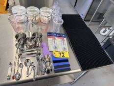 LOT OF ASSORTED KITCHEN UTENSILS: