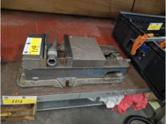Kurt D-675 6" Machine Vise