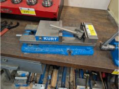 Kurt D688 6" Machine Vise