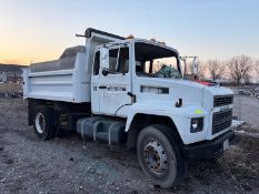 2001 MACK DUMP TRUCK