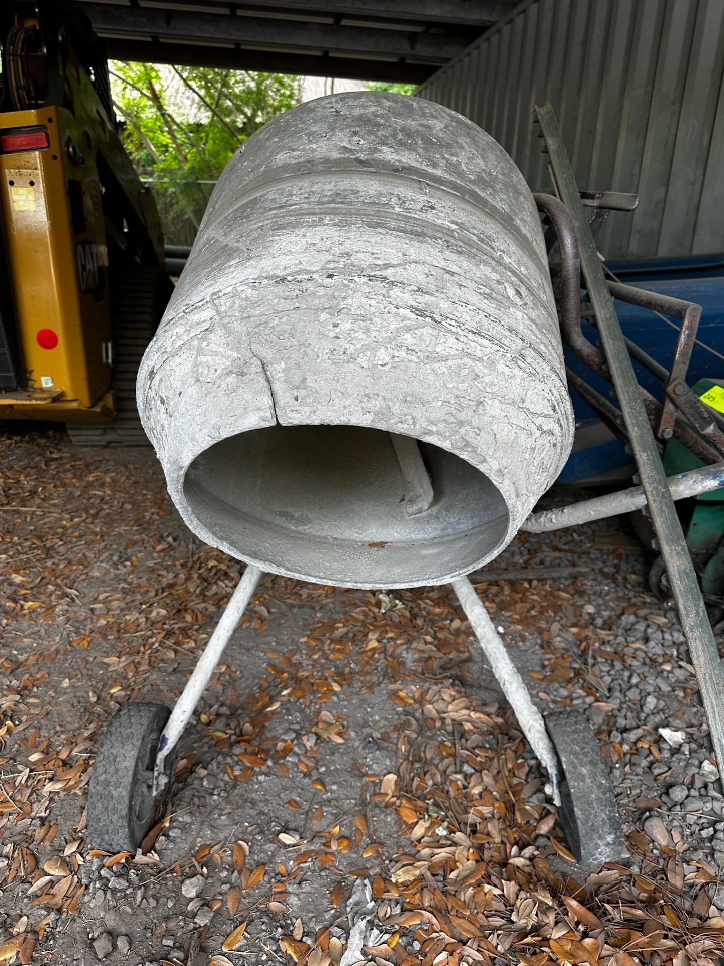 Cement Mixer - Image 3 of 6