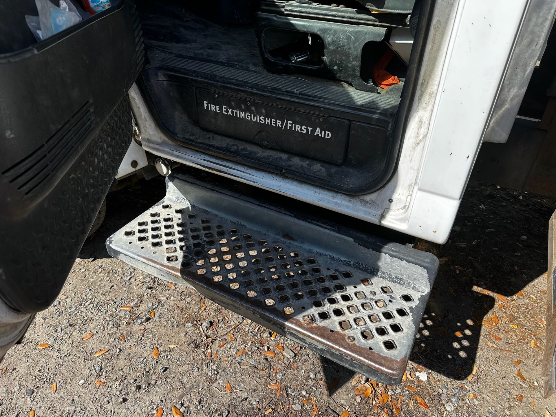 2006 Chevy 4500 Dump Truck - Image 19 of 20