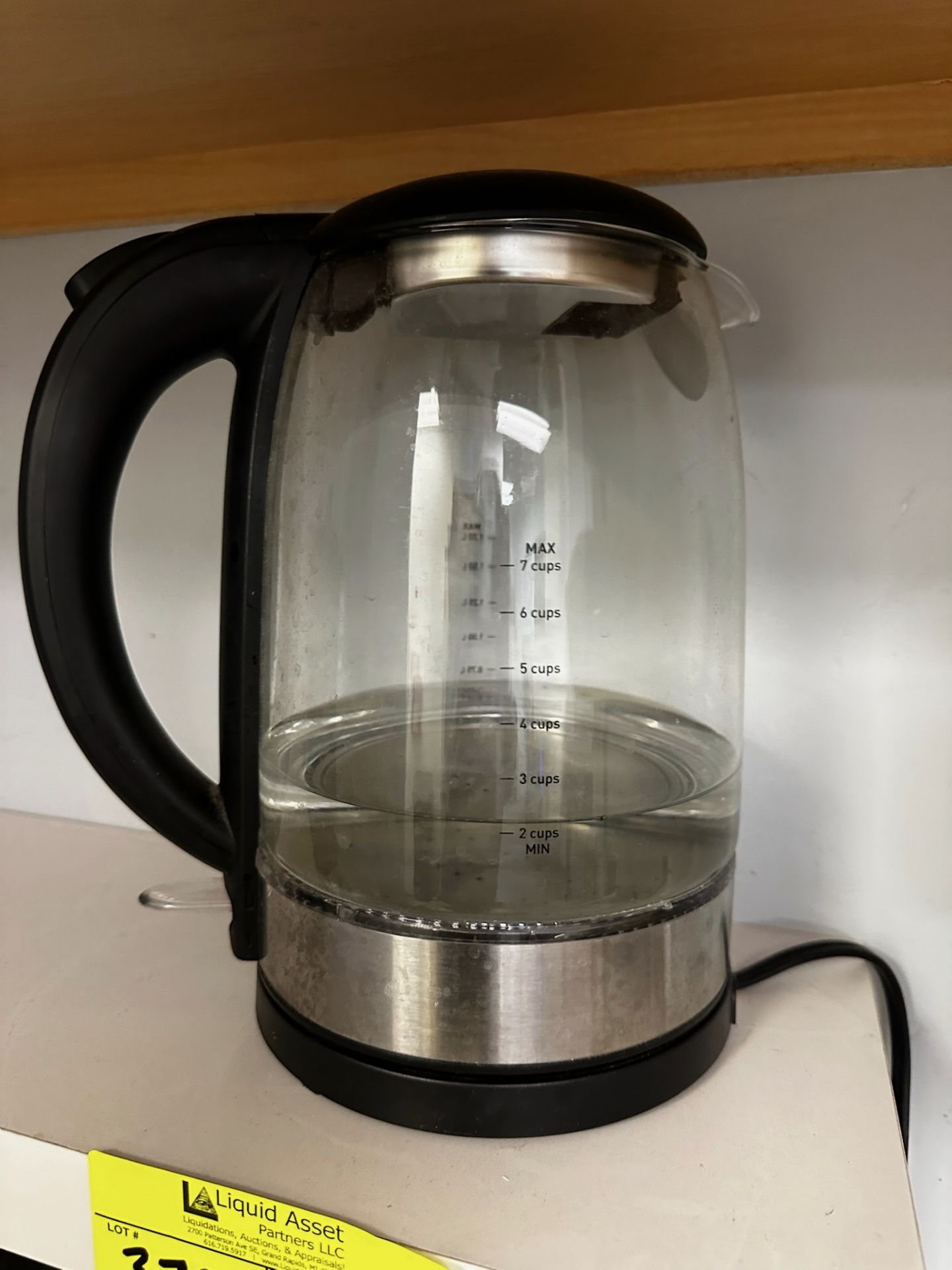 Coffee Makers, Air Fryer, and Disposable Chafing Pans and Stands - Image 2 of 4