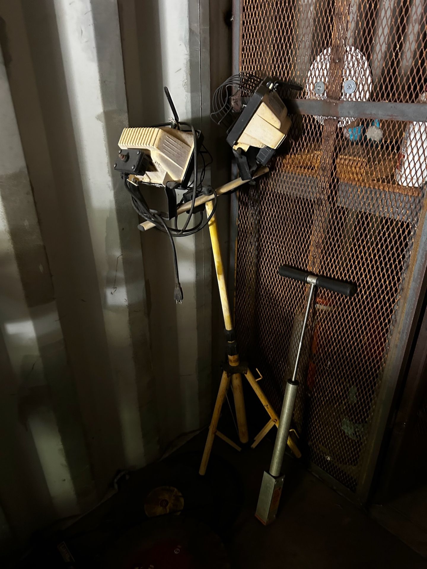 Cargo Storage Contents - Image 16 of 17