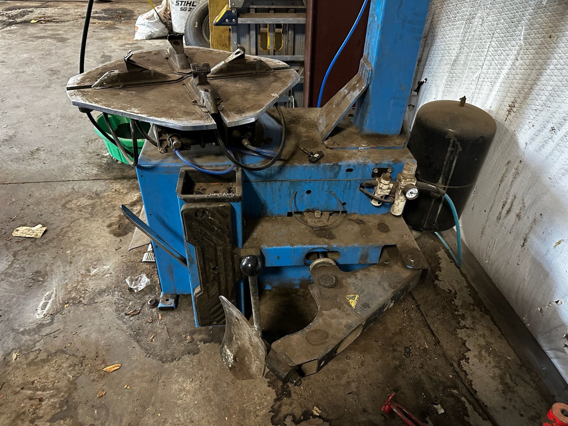 Atlas TC-229 Tire Changer - Image 4 of 5
