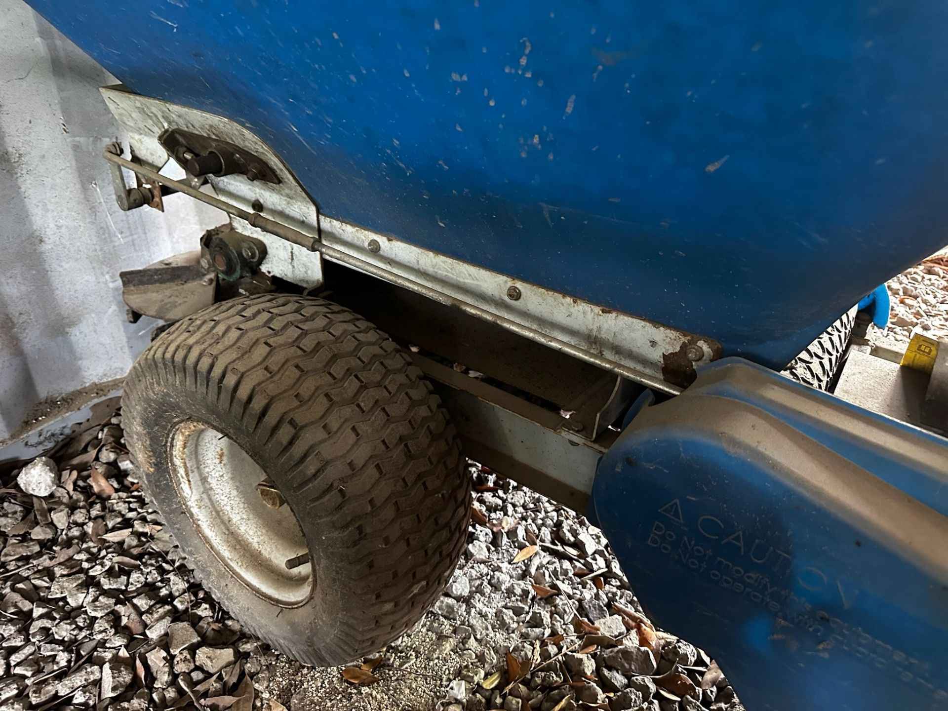 Ecolawnd Top Dresser - Image 4 of 10