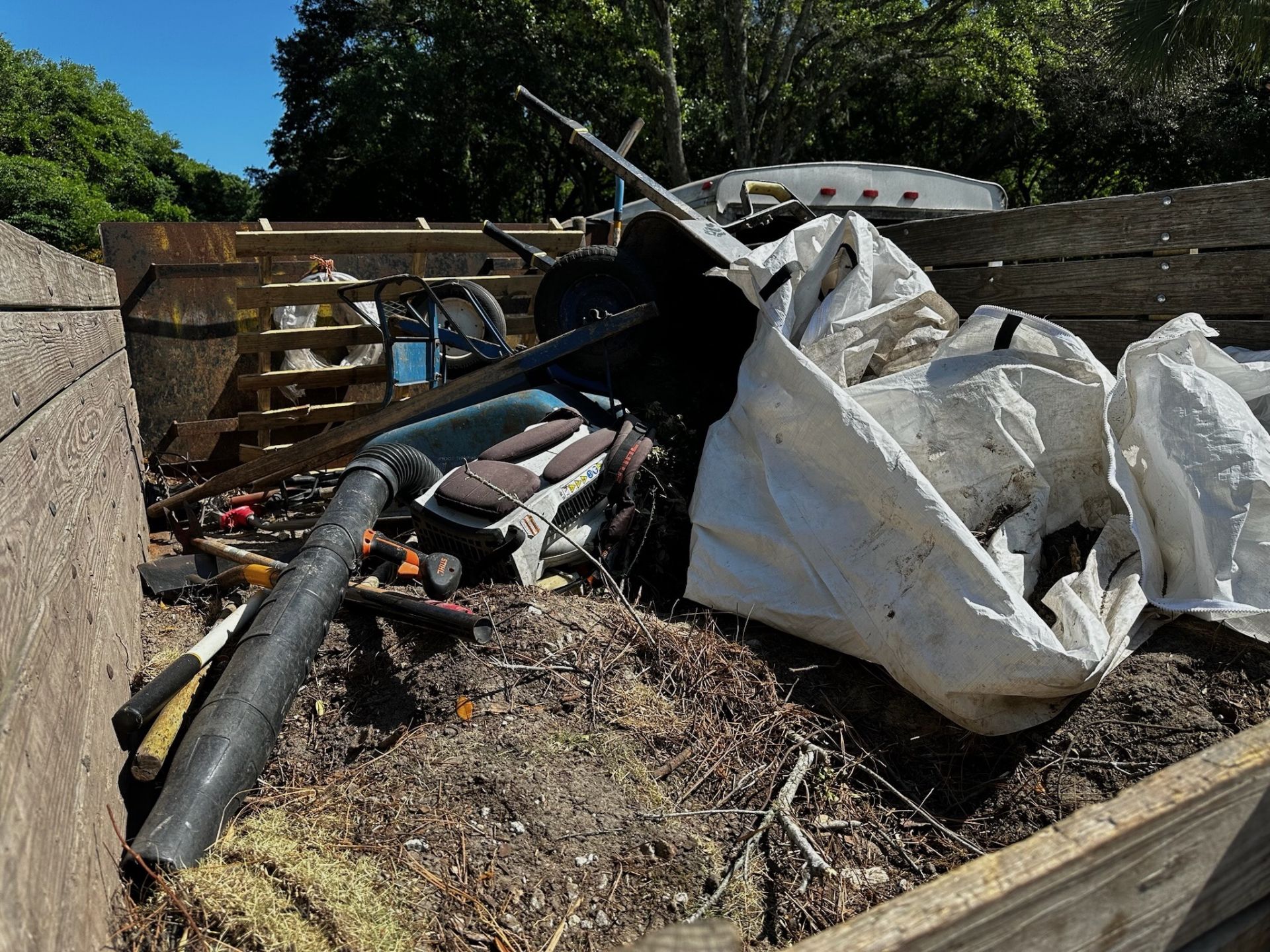 2007 Chevy C3500 Landscaping Dump Truck - Image 10 of 26