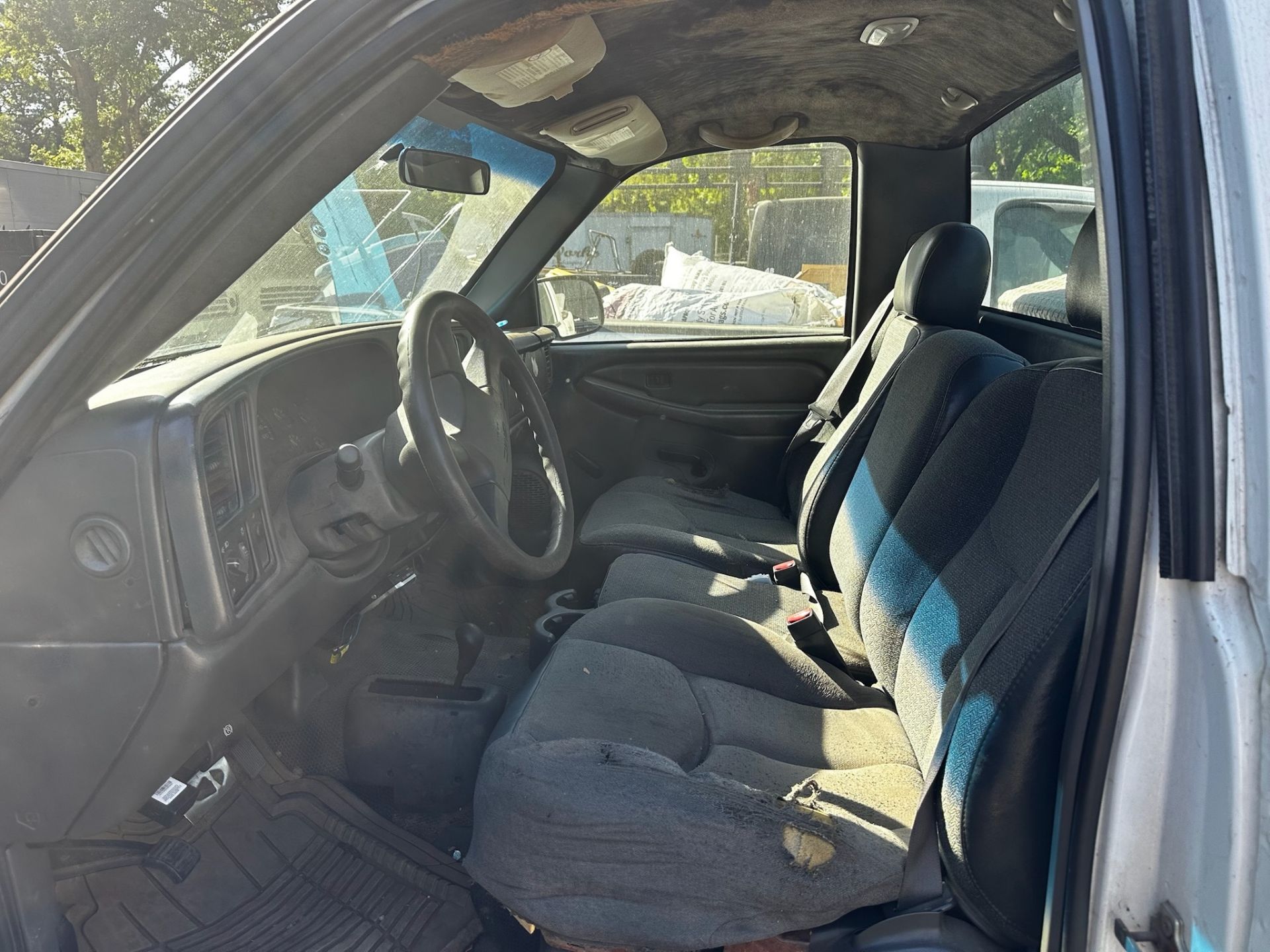 2007 GMC Sierra 2500 - Image 10 of 15