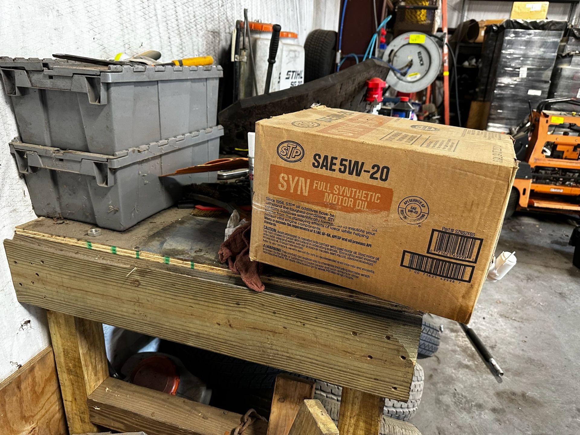 Workbench and Conents - Image 3 of 9