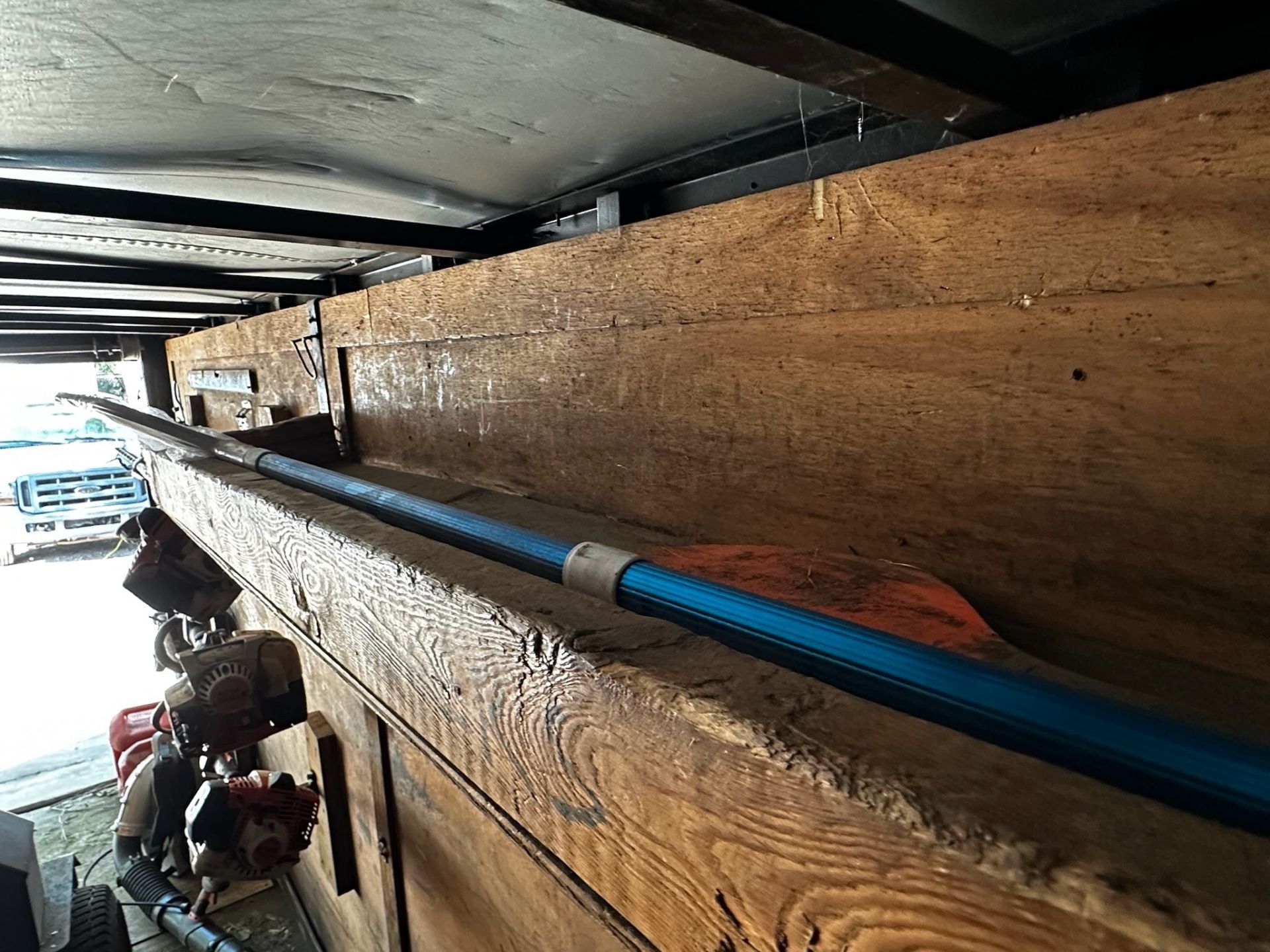Contents of Trailer - Image 8 of 8