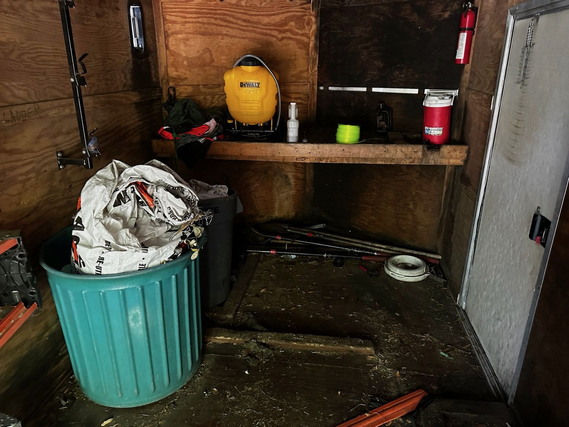 Contents of Trailer - Image 5 of 12