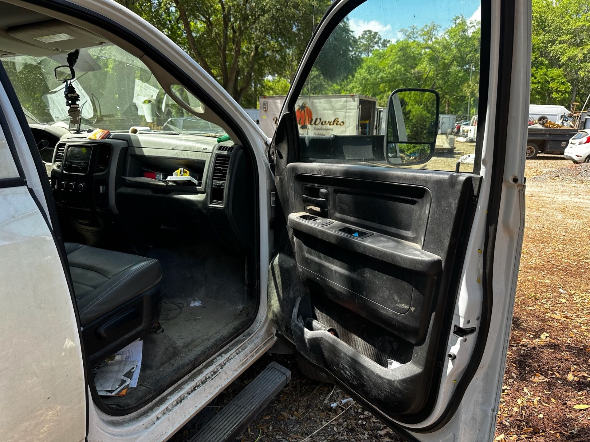 2017 Dodge Ram 5500 Landscape Dump Truck - Image 22 of 33