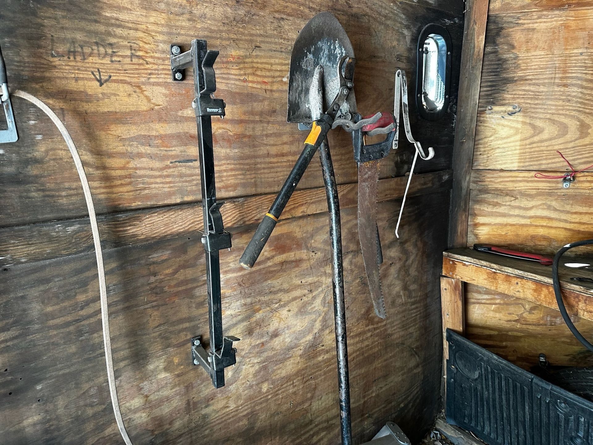 Contents of Trailer - Image 3 of 10