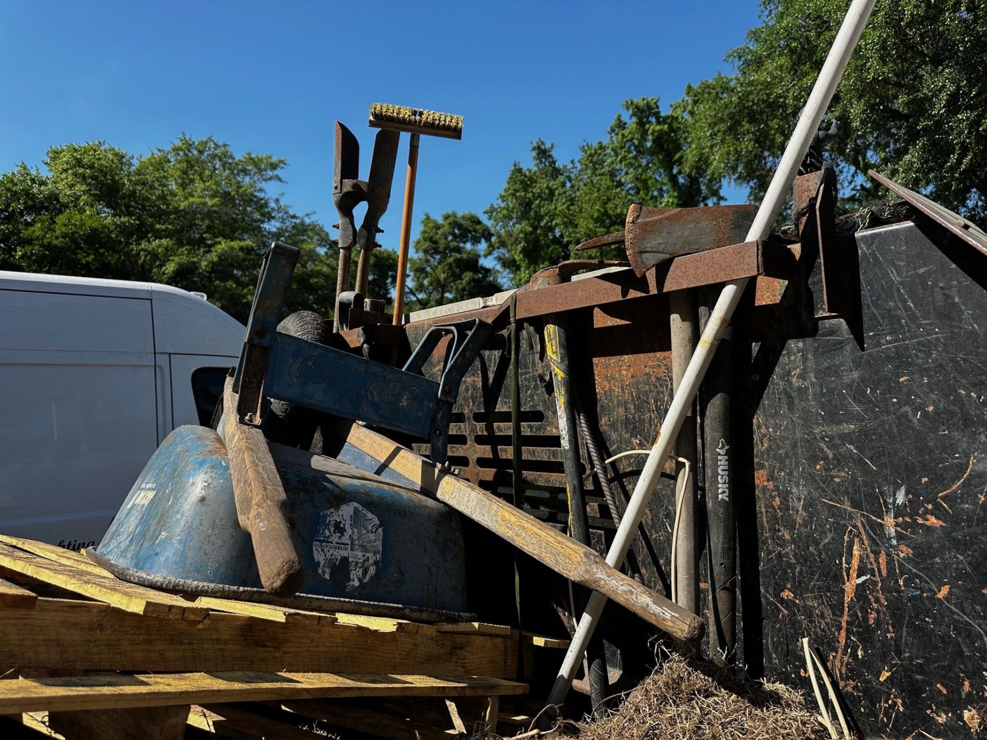 2009 GMC Sierra Dump Truck - Image 18 of 33