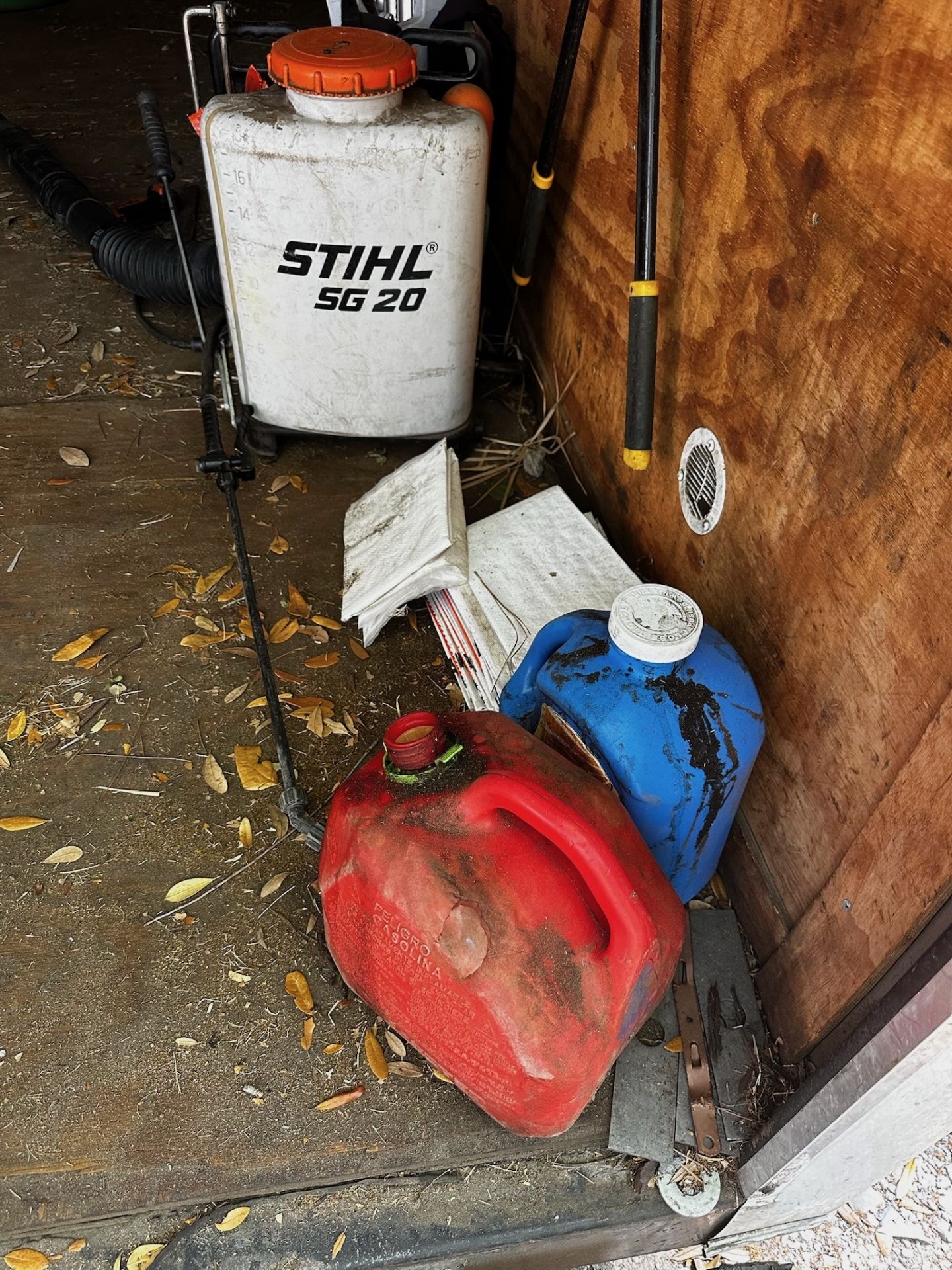 Contents of Trailer - Image 13 of 13