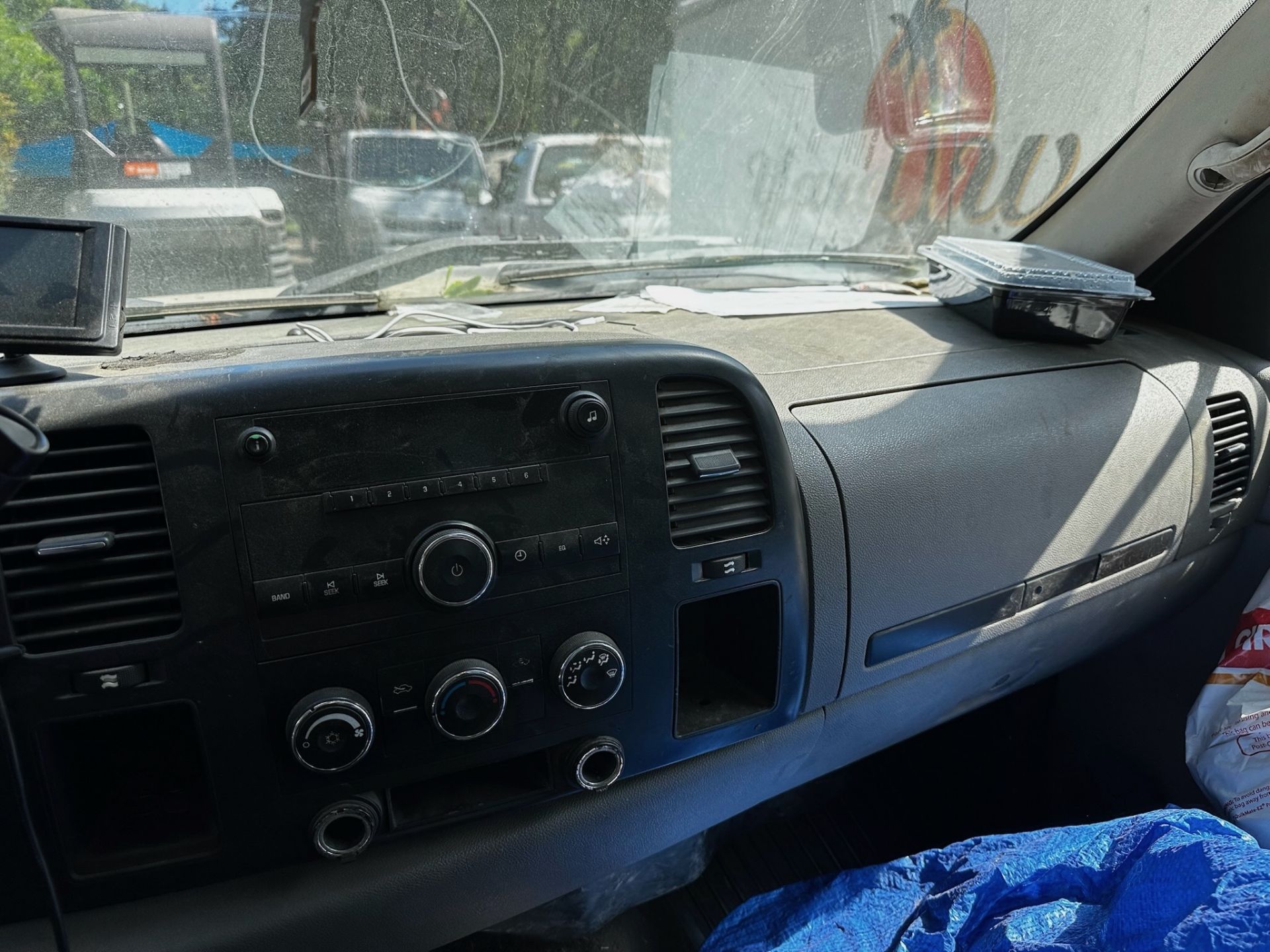 2007 Chevy C3500 Landscaping Dump Truck - Image 19 of 26