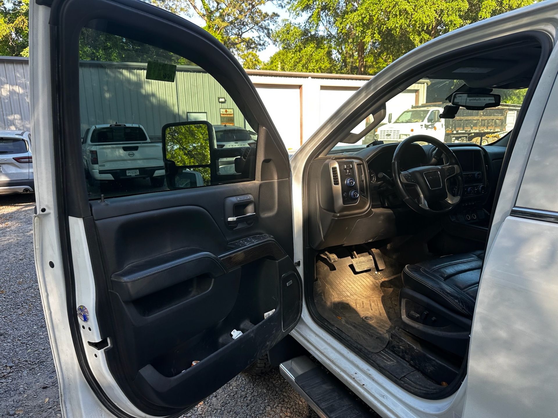 2018 GMC Sierra 3500 Denali - Image 13 of 23