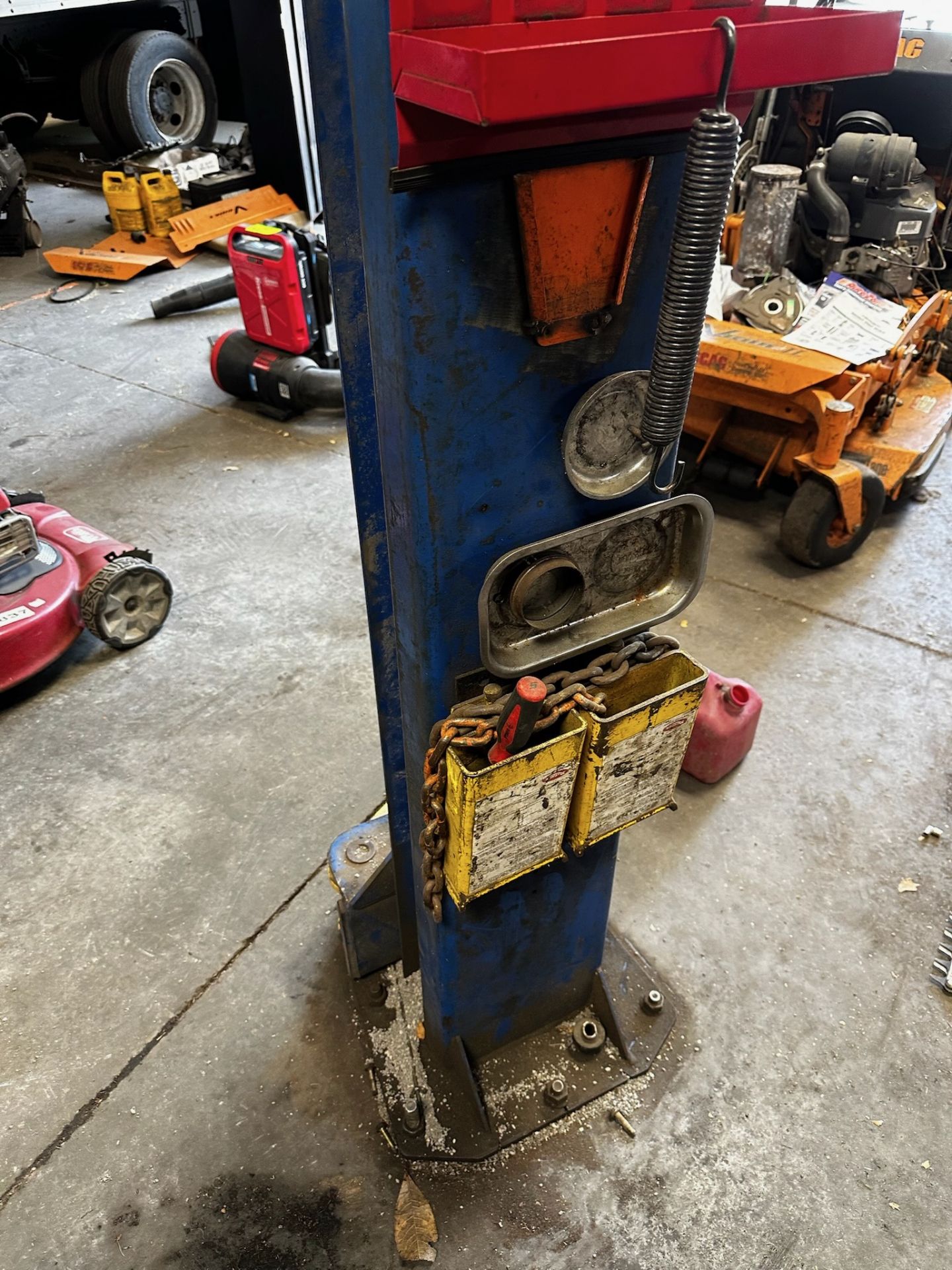 Rotary Vehicle Lift, 9000 lb Capacity - Image 4 of 14