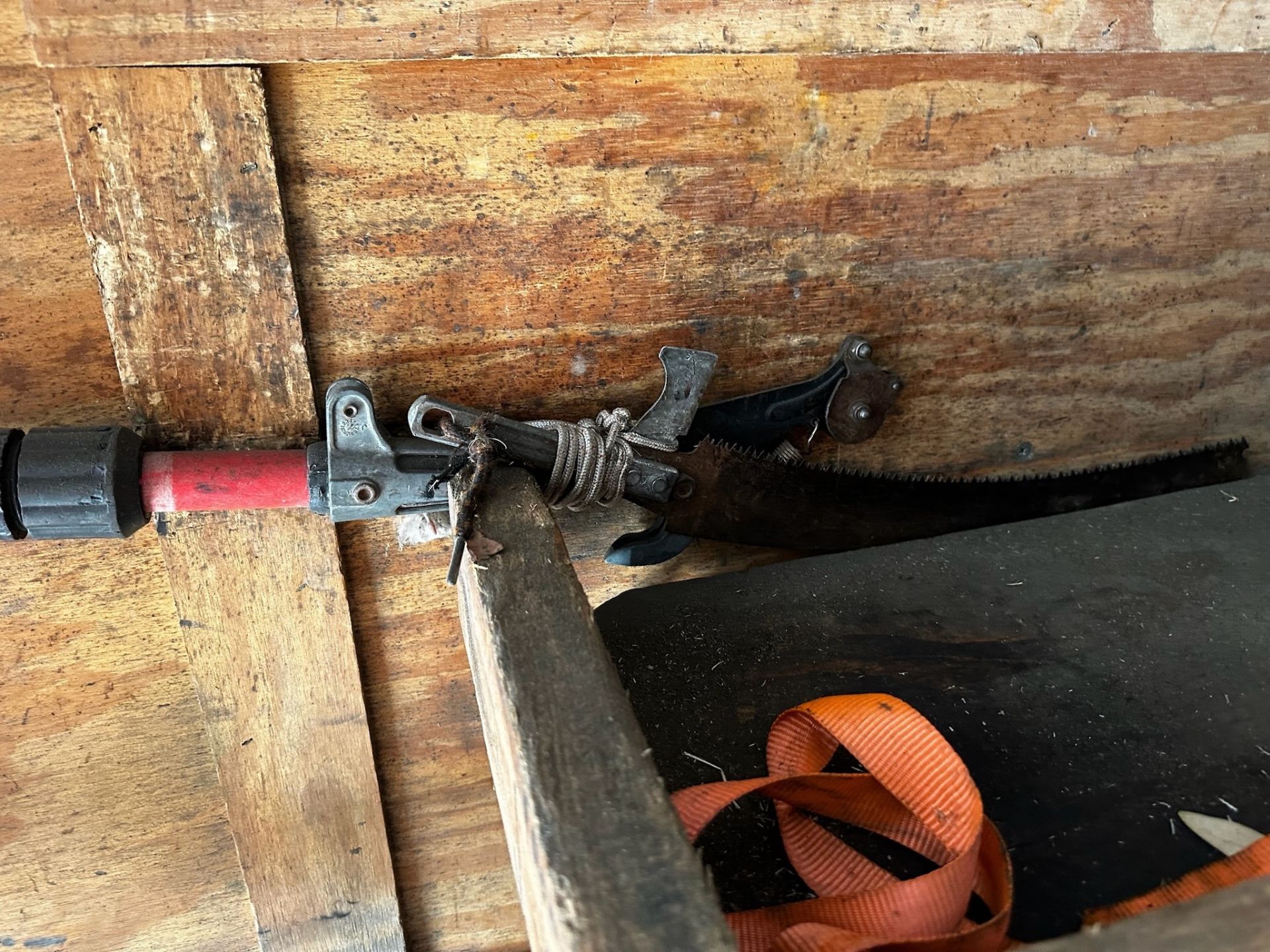 Contents of Trailer - Image 5 of 10