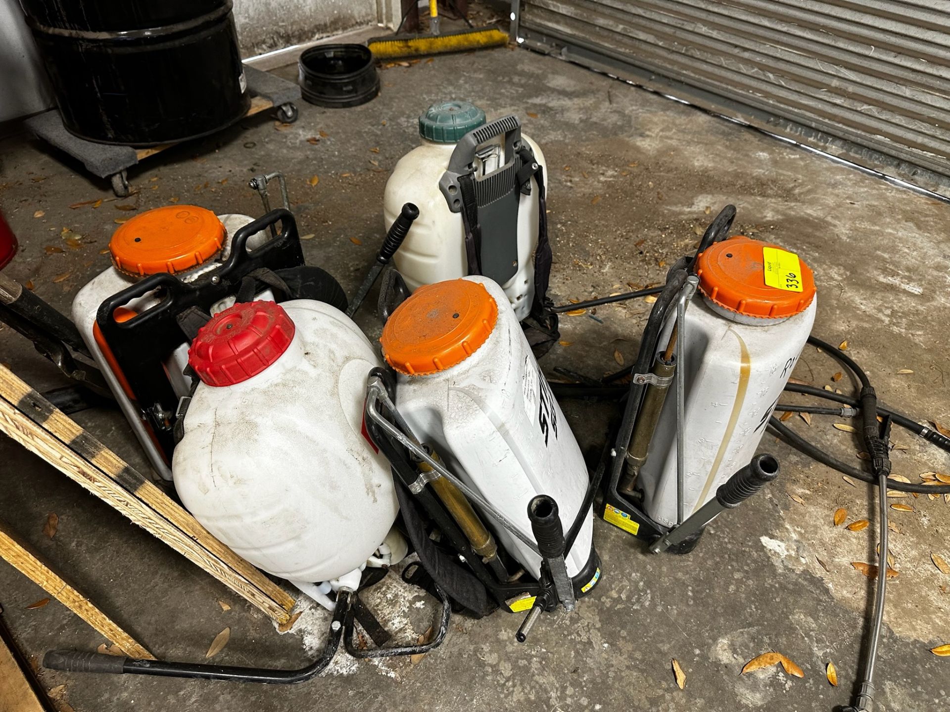 Lot of 5 Backpack Sprayer, Unknow Operational Condition - Image 2 of 3