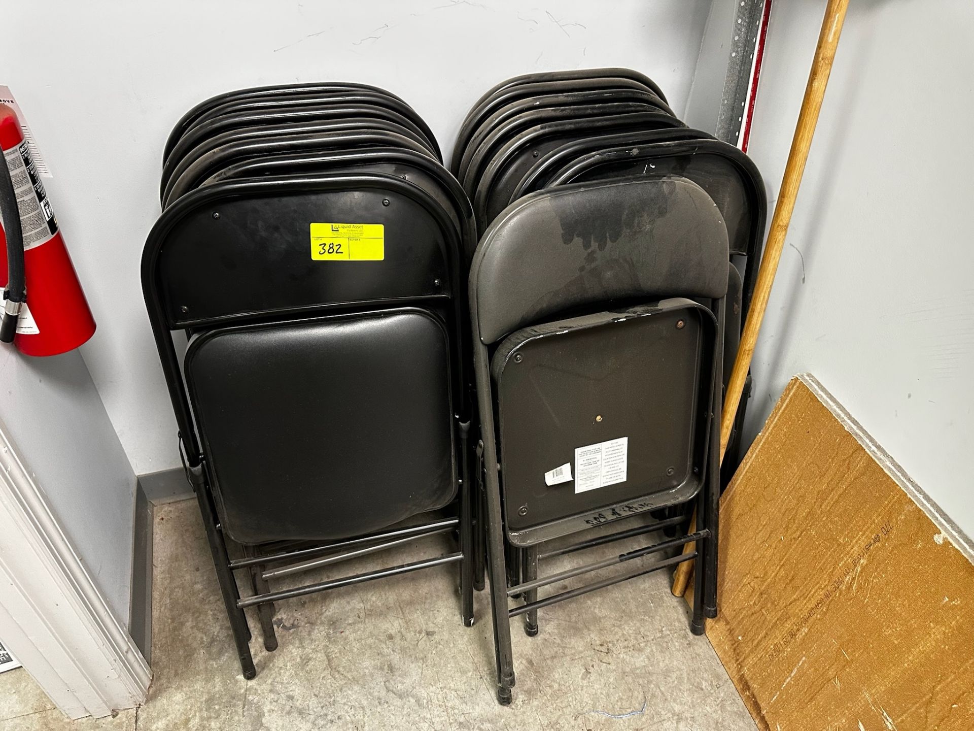 Lot of 15 Folding Chairs