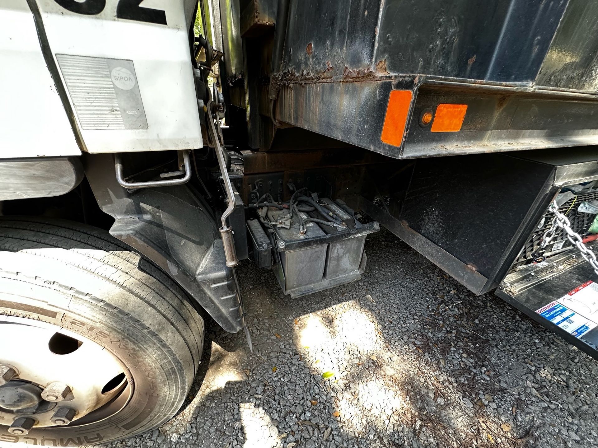 2013 Mitsubishi Fuso Landscape Dump Truck - Image 18 of 35