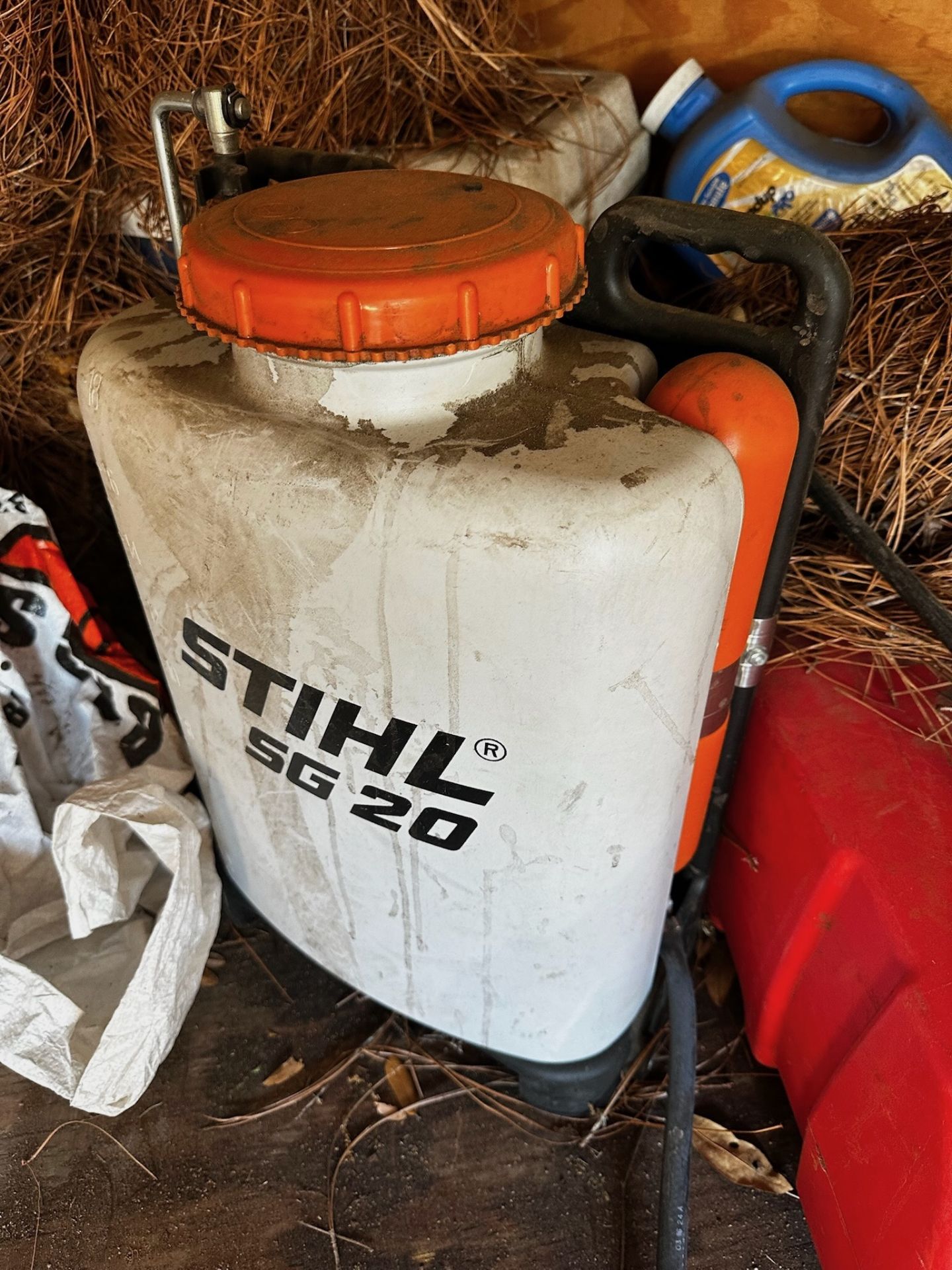Contents of Trailer - Image 10 of 14