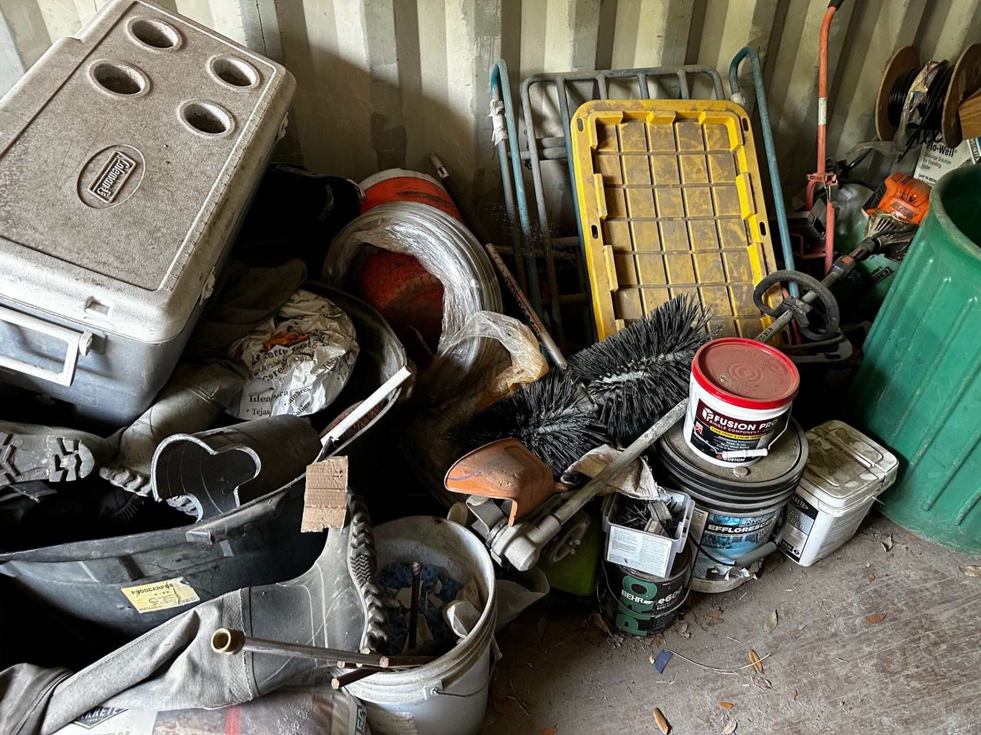 Cargo Storage Contents - Image 4 of 17