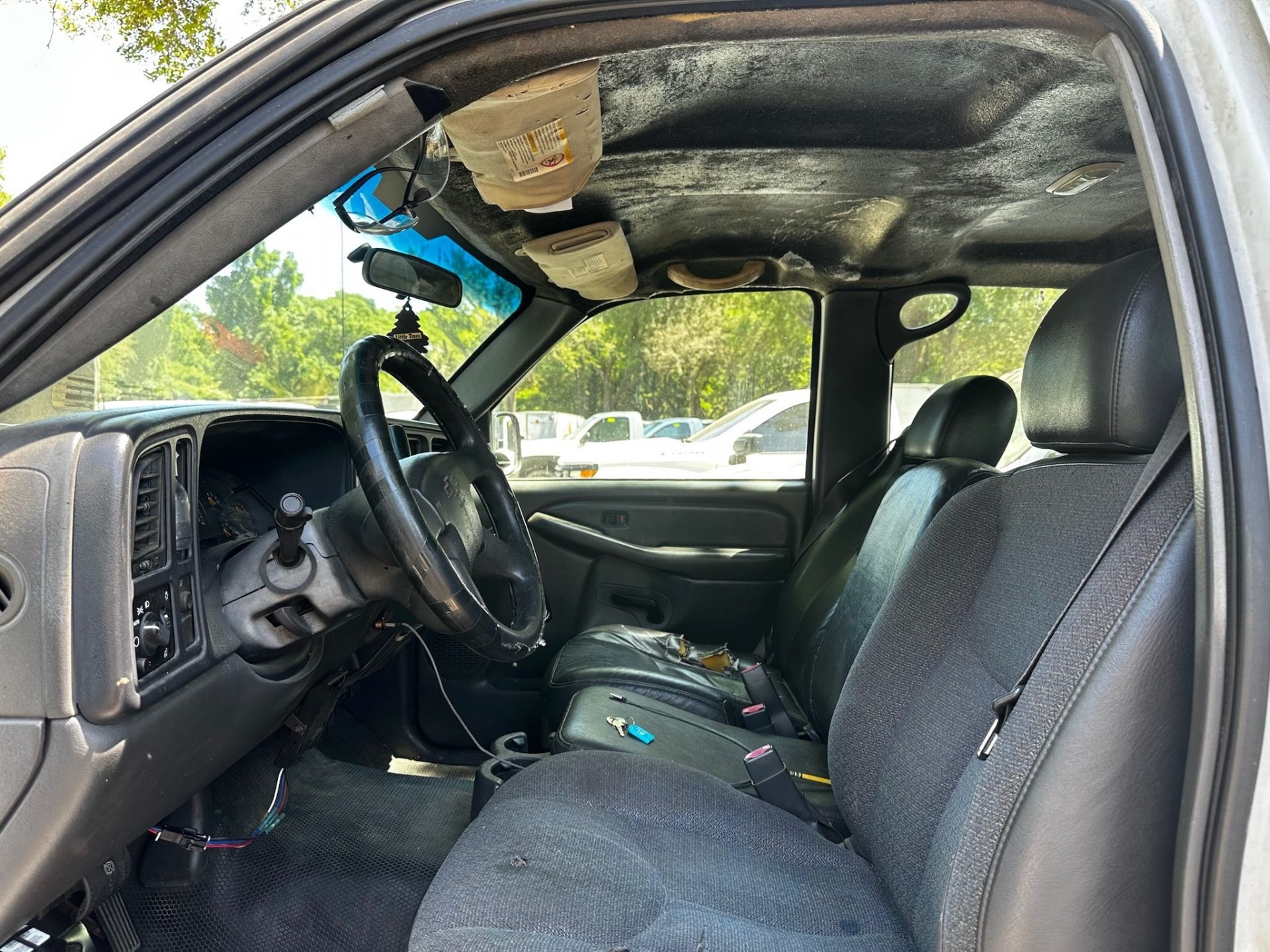 2004 Chevrolet Silverado 2500HD Crew Cab - Image 16 of 17