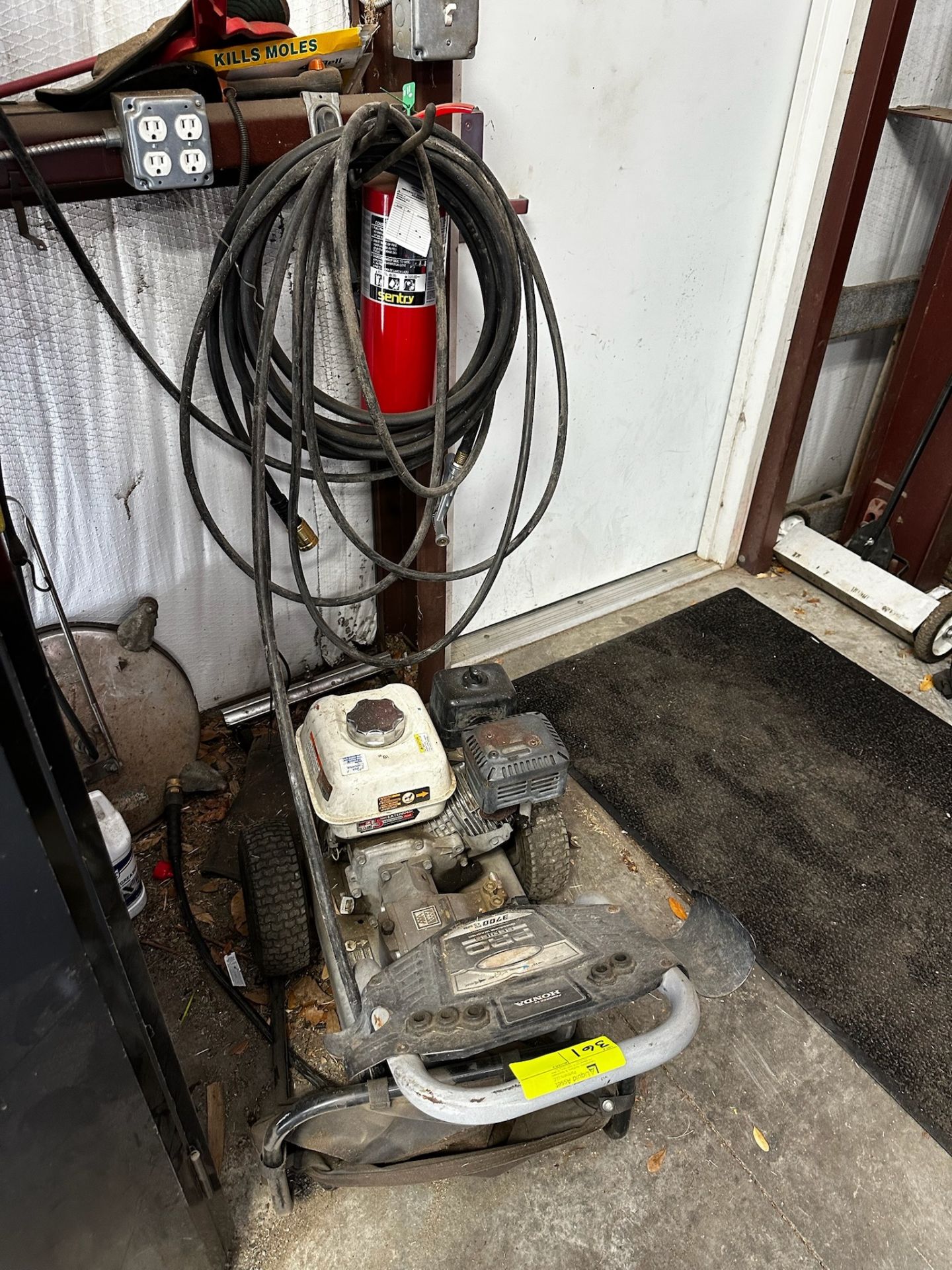 Honda Pro Series 3700 PSI Pressure Washer and Hose Reel - Image 3 of 4