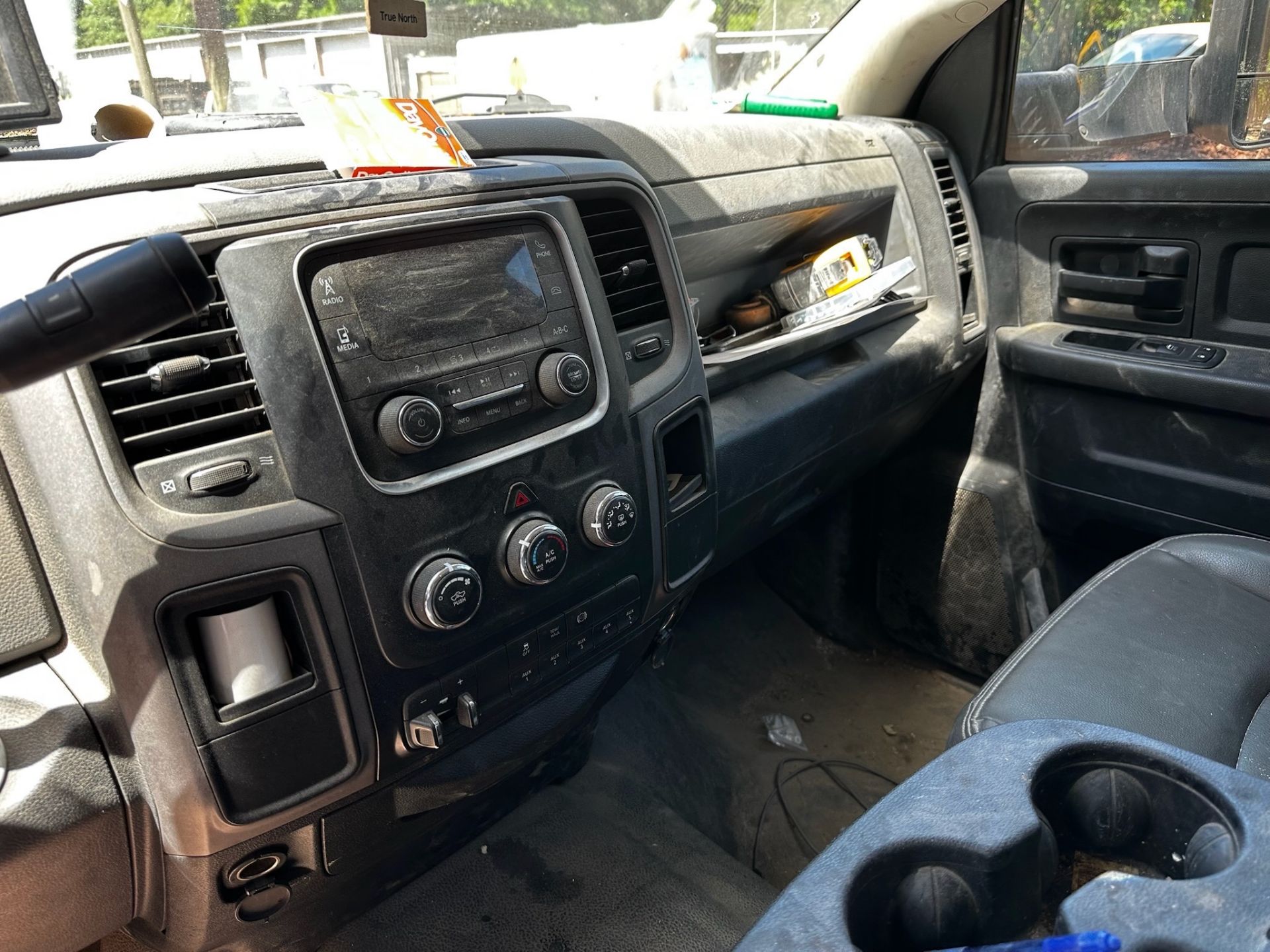 2017 Dodge Ram 5500 Landscape Dump Truck - Image 26 of 33