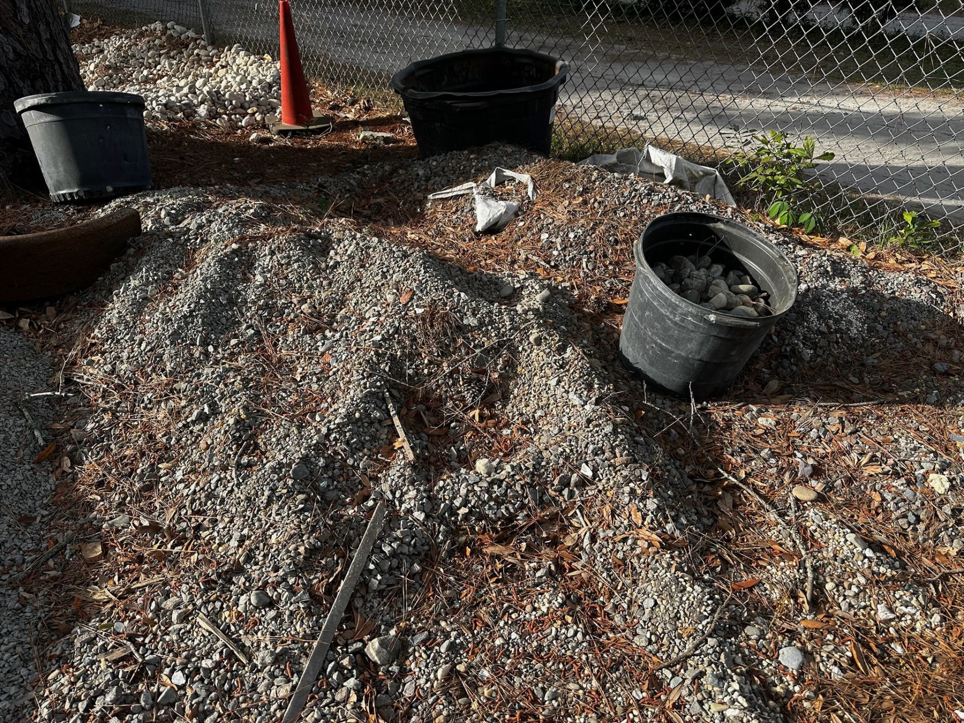 River Rock and Base Material - Image 6 of 7
