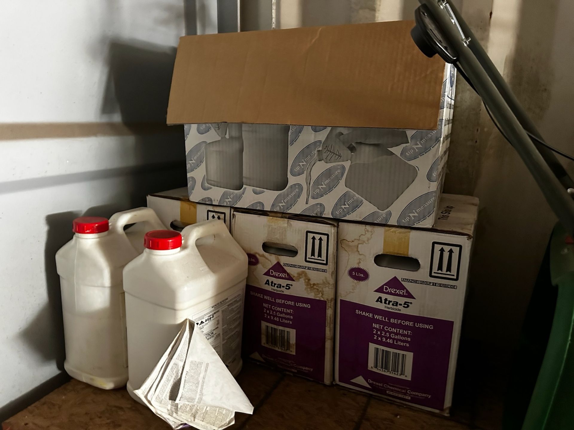 Lot of Spreaders, Sprayers, and Treatment - Image 2 of 9