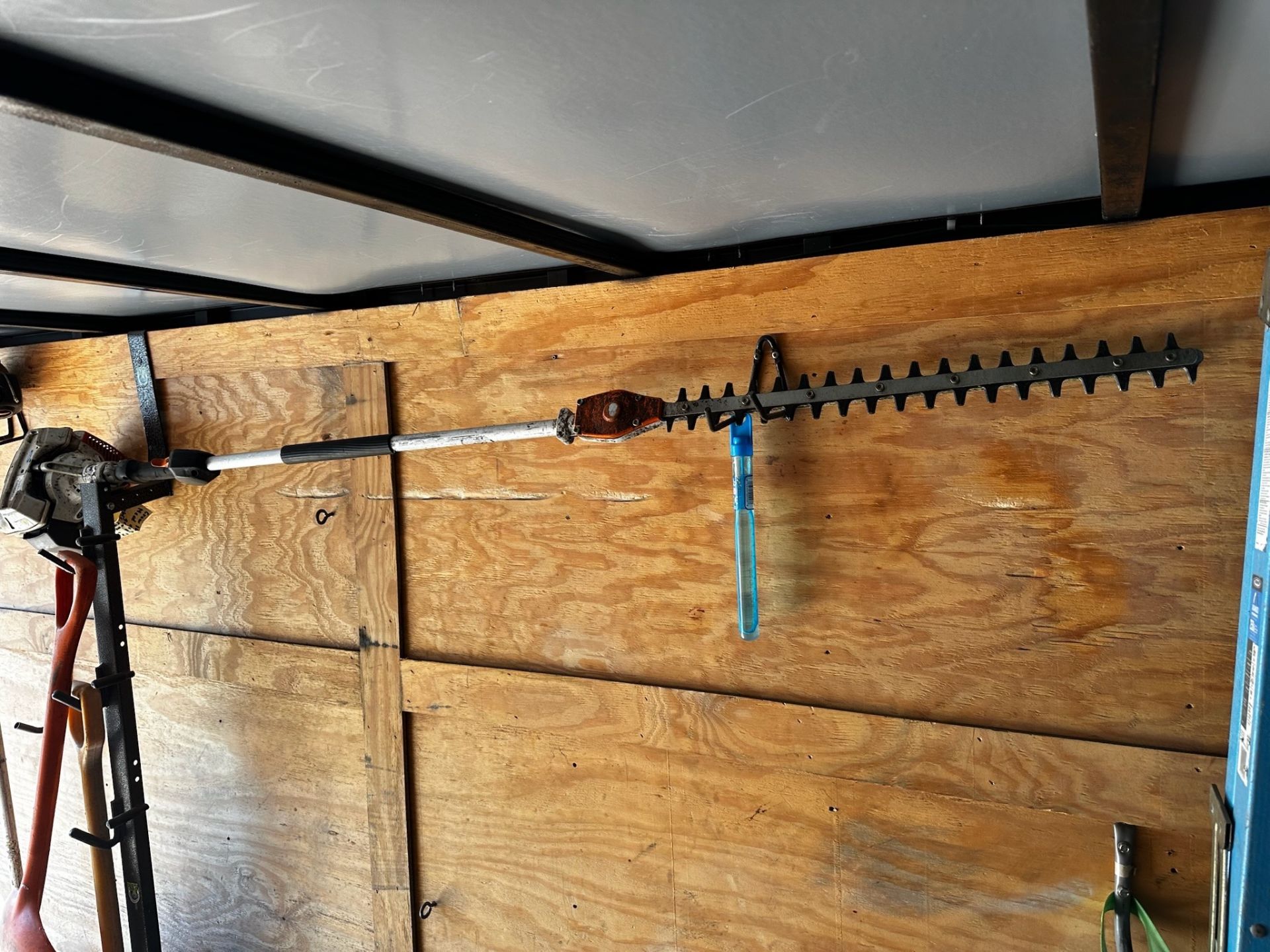 Contents of Trailer - Image 6 of 14