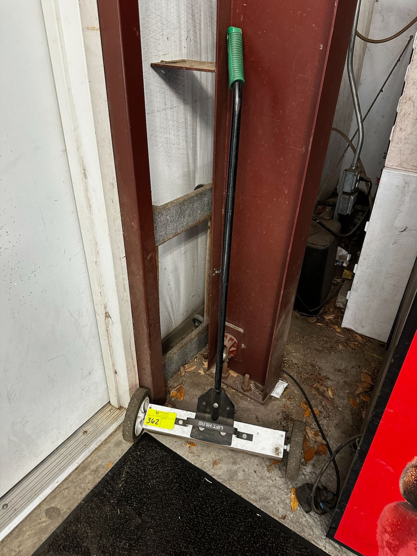 Magnetic Floor Sweeper