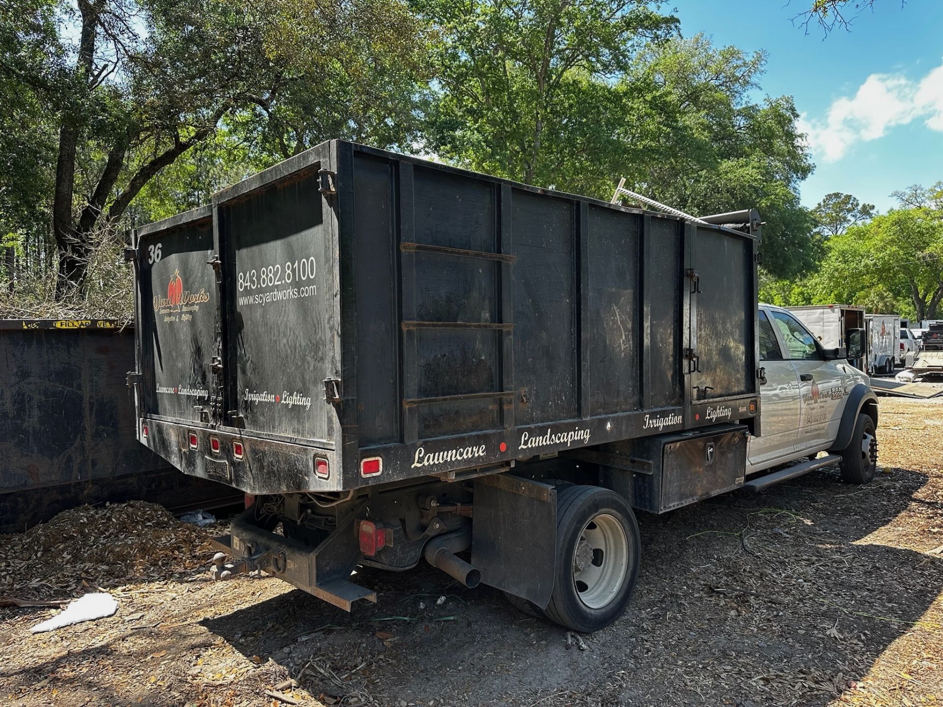2017 Dodge Ram 5500 Landscape Dump Truck - Image 5 of 33