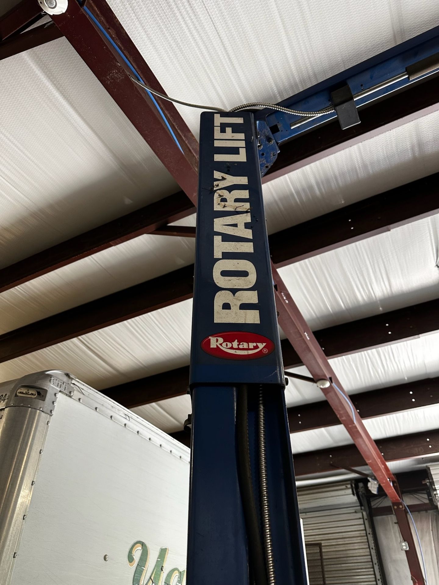 Rotary Vehicle Lift, 9000 lb Capacity - Image 2 of 14