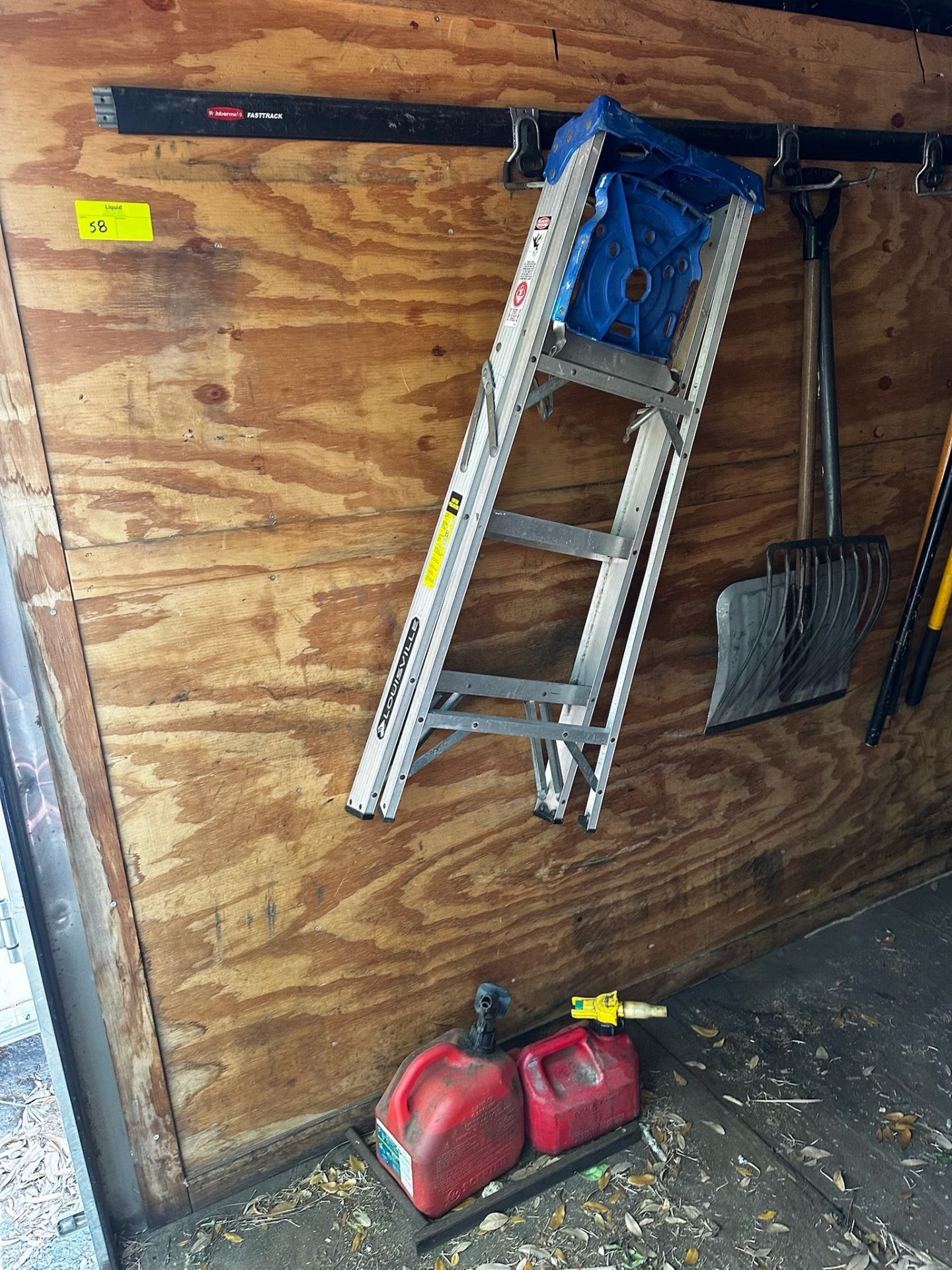 Contents of Trailer - Image 2 of 13