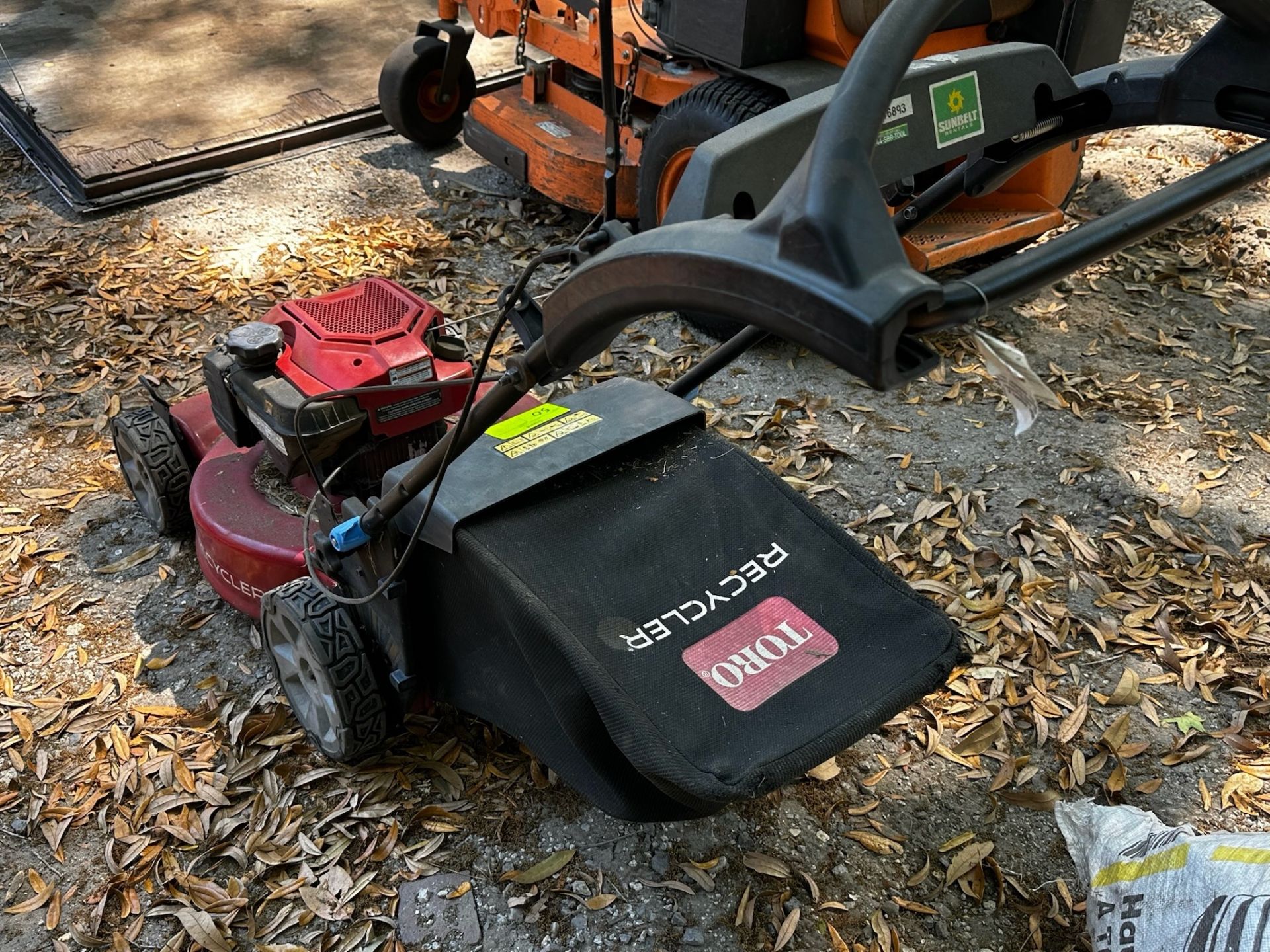 Toro Recycler 22-in Gas Self-propelled lawn mower - Image 8 of 8