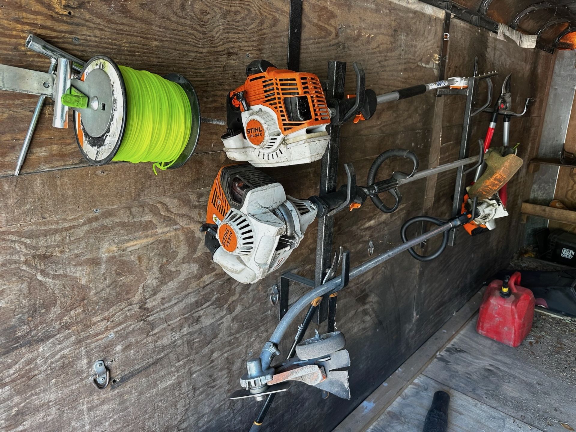 Contents of Trailer - Image 3 of 8