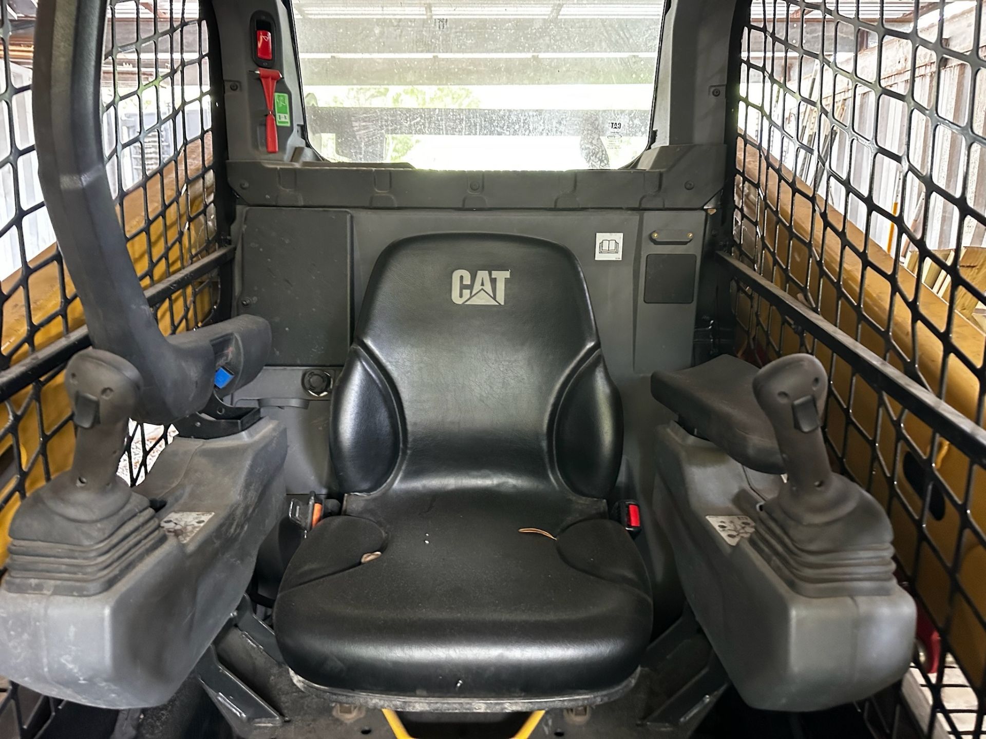 2025 Caterpillar 255 Compact Track Loader - Image 7 of 15