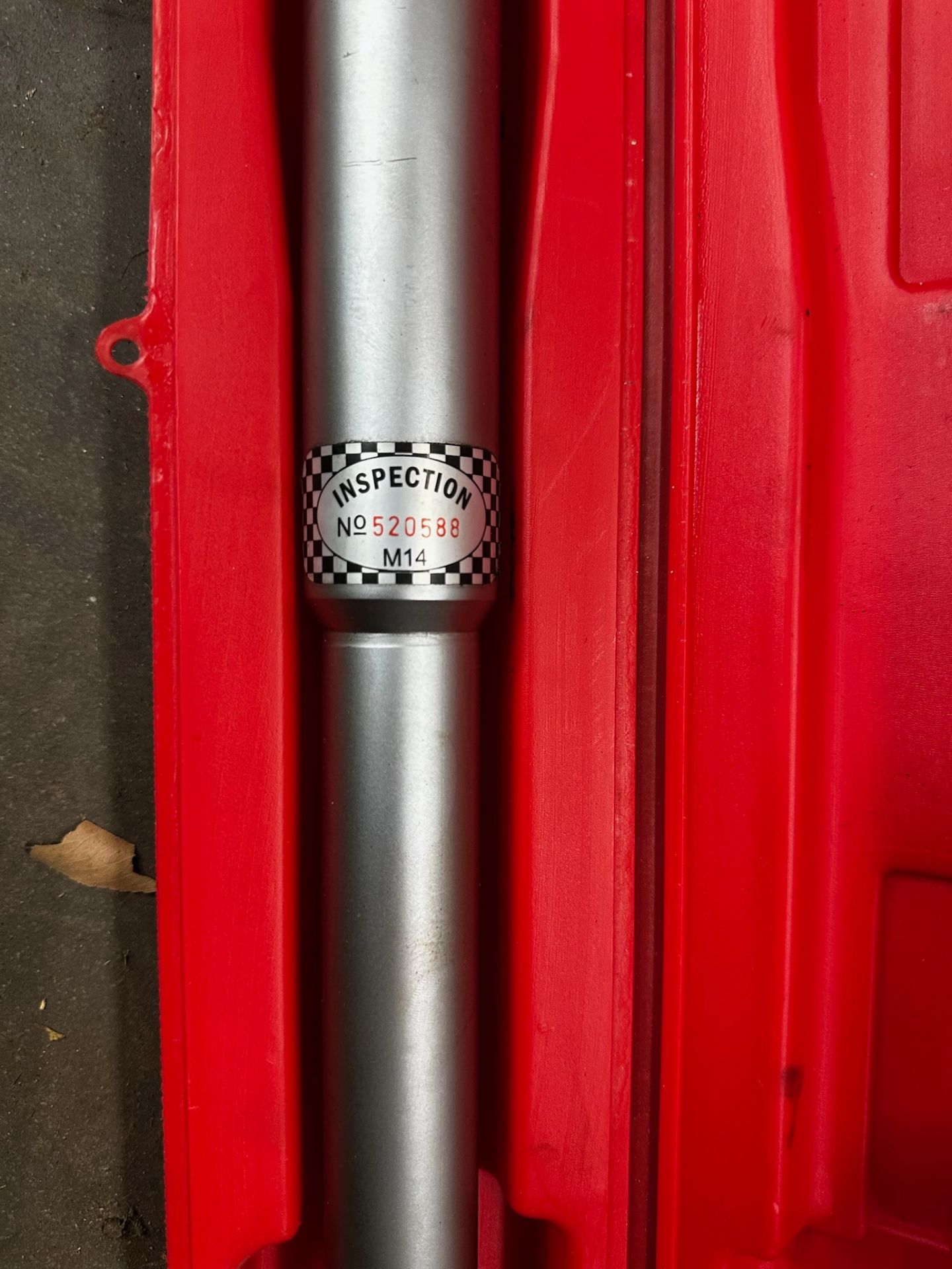Neiko Pro Torque Wrench, 48" up to 700 ft-lbs - Image 3 of 4